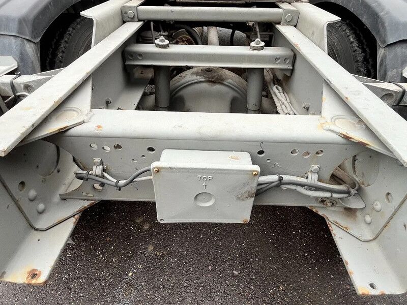 Scania R142-V8 - Spring/Spring - NO rust - 40.968 - Tractor unit: picture 5 Scania R142-V8 - Spring/Spring - NO rust - 40.968 - Tractor unit: picture 5
