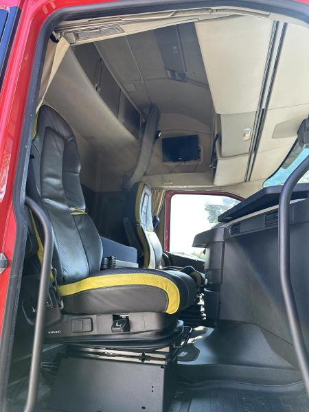 Refrigerator truck Volvo FH16 550 XL 8x2 Tief Kühlkoffer ThermoKing LBW: picture 26