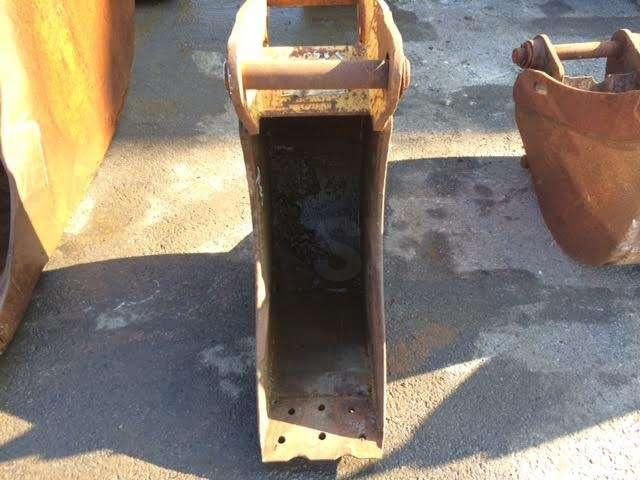 CATERPILLAR 290mm - Type Tractopelle - Excavator bucket: picture 2 CATERPILLAR 290mm - Type Tractopelle - Excavator bucket: picture 2