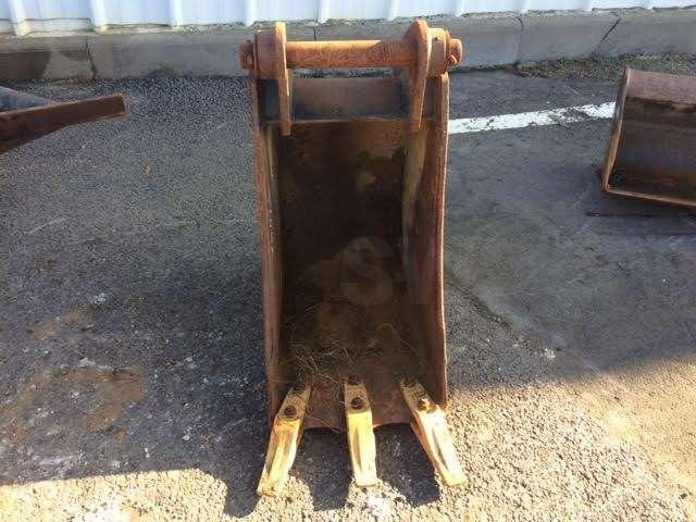 CATERPILLAR 415mm - Type Tractopelle - Excavator bucket: picture 3 CATERPILLAR 415mm - Type Tractopelle - Excavator bucket: picture 3