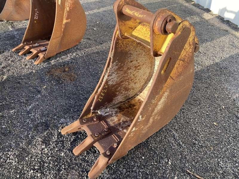 CATERPILLAR 420mm - Excavator bucket: picture 1 CATERPILLAR 420mm - Excavator bucket: picture 1