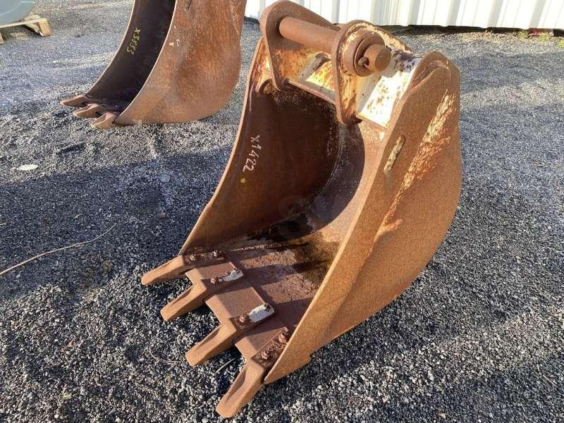 CATERPILLAR 570mm - type tractopelle - Excavator bucket: picture 1 CATERPILLAR 570mm - type tractopelle - Excavator bucket: picture 1