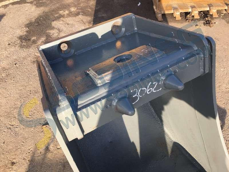 MECALAC 600mm - series 8 / 10 / 11 et 12 - Excavator bucket for Construction machinery: picture 4 MECALAC 600mm - series 8 / 10 / 11 et 12 - Excavator bucket for Construction machinery: picture 4
