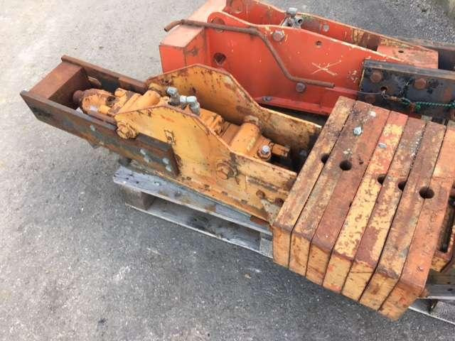 NPK H1XA - Palplanches - Hydraulic hammer for Construction machinery: picture 1 NPK H1XA - Palplanches - Hydraulic hammer for Construction machinery: picture 1