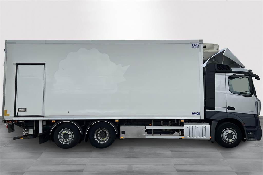Mercedes-Benz ACTROS 2551 6X2 FRC 06/2027 - Isothermal truck: picture 4 Mercedes-Benz ACTROS 2551 6X2 FRC 06/2027 - Isothermal truck: picture 4