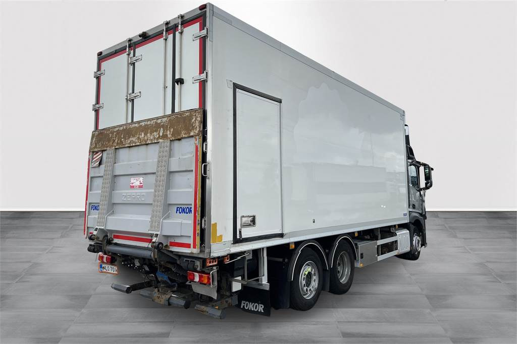 Mercedes-Benz ACTROS 2551 6X2 FRC 06/2027 - Isothermal truck: picture 5 Mercedes-Benz ACTROS 2551 6X2 FRC 06/2027 - Isothermal truck: picture 5