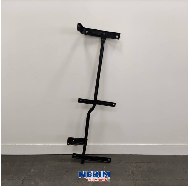Volvo Volvo - 82429293 - Zijfender steun FH4 rechts - Spare parts for Truck: picture 1 Volvo Volvo - 82429293 - Zijfender steun FH4 rechts - Spare parts for Truck: picture 1
