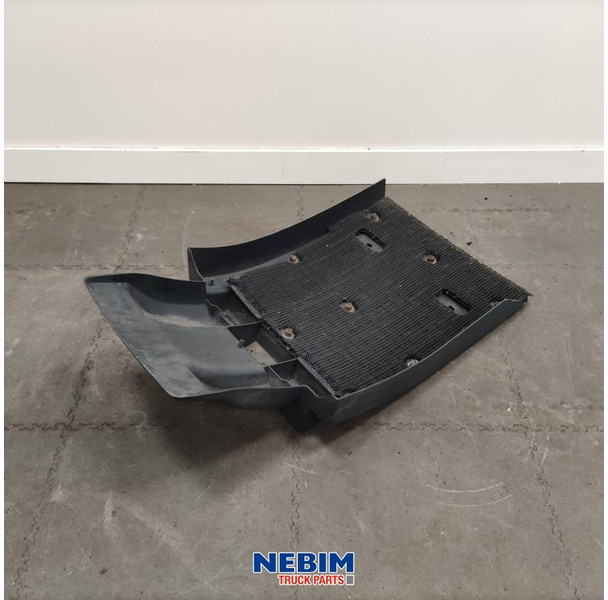 Volvo Volvo - 82637695 - Spatscherm vooras FH4 L / R - Spare parts for Truck: picture 2 Volvo Volvo - 82637695 - Spatscherm vooras FH4 L / R - Spare parts for Truck: picture 2