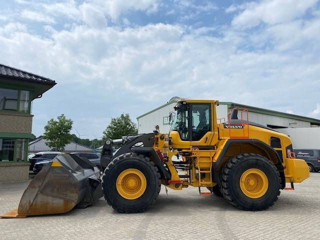 Volvo L 260 H 6.8 cbm MIETE / RENTAL (12002252) - Wheel loader: picture 1 Volvo L 260 H 6.8 cbm MIETE / RENTAL (12002252) - Wheel loader: picture 1