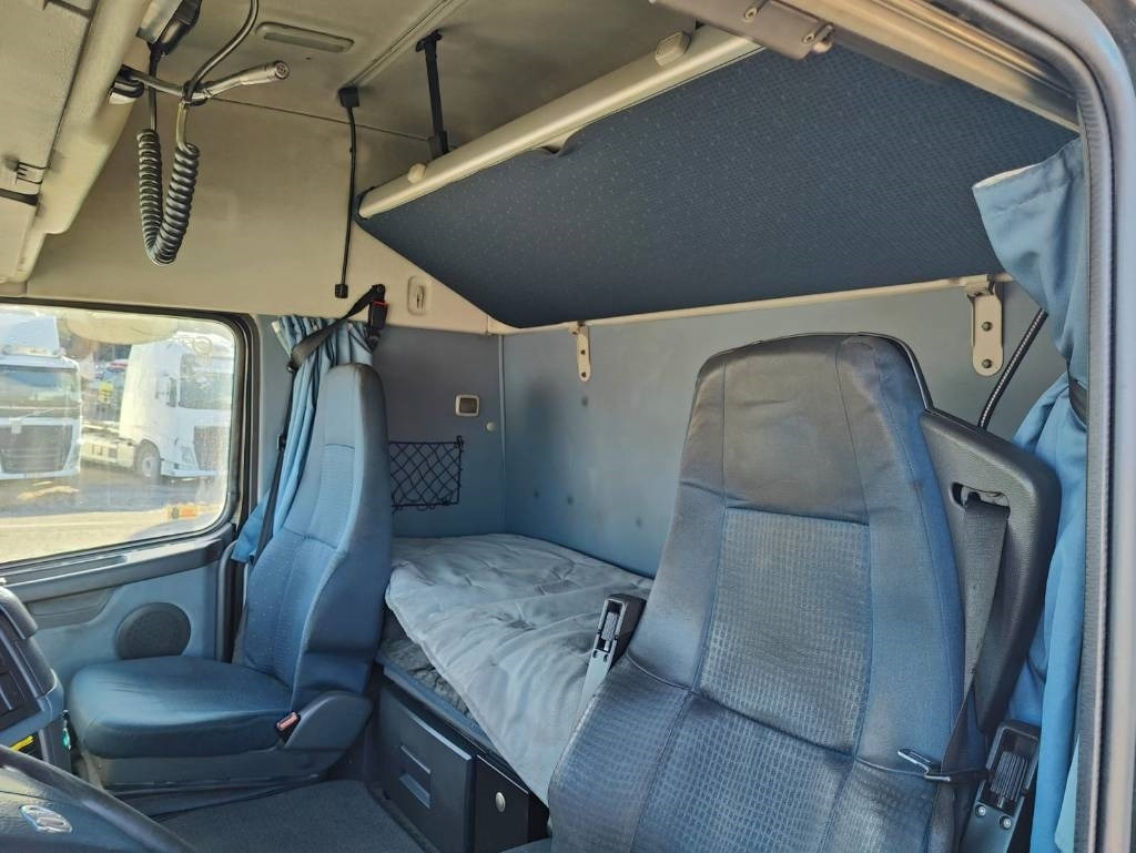 Tractor unit Volvo FH 13: picture 7