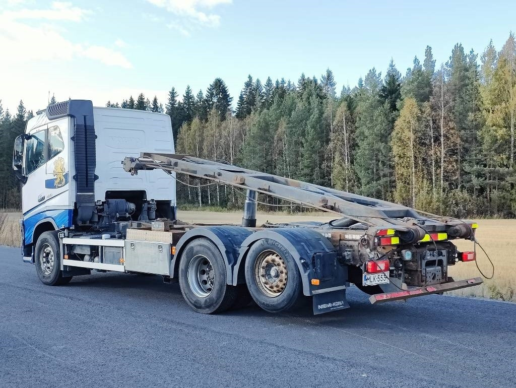 Volvo FH 13 420 - Skip loader truck: picture 3 Volvo FH 13 420 - Skip loader truck: picture 3