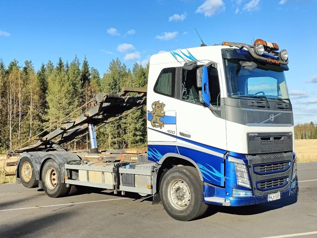 Volvo FH 13 420 - Skip loader truck: picture 2 Volvo FH 13 420 - Skip loader truck: picture 2