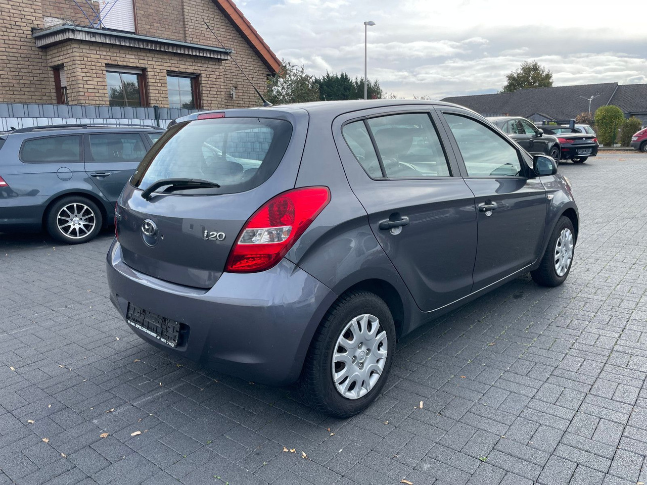 Hyundai i20 TÜV 11-2027 - Sedan: picture 2 Hyundai i20 TÜV 11-2027 - Sedan: picture 2