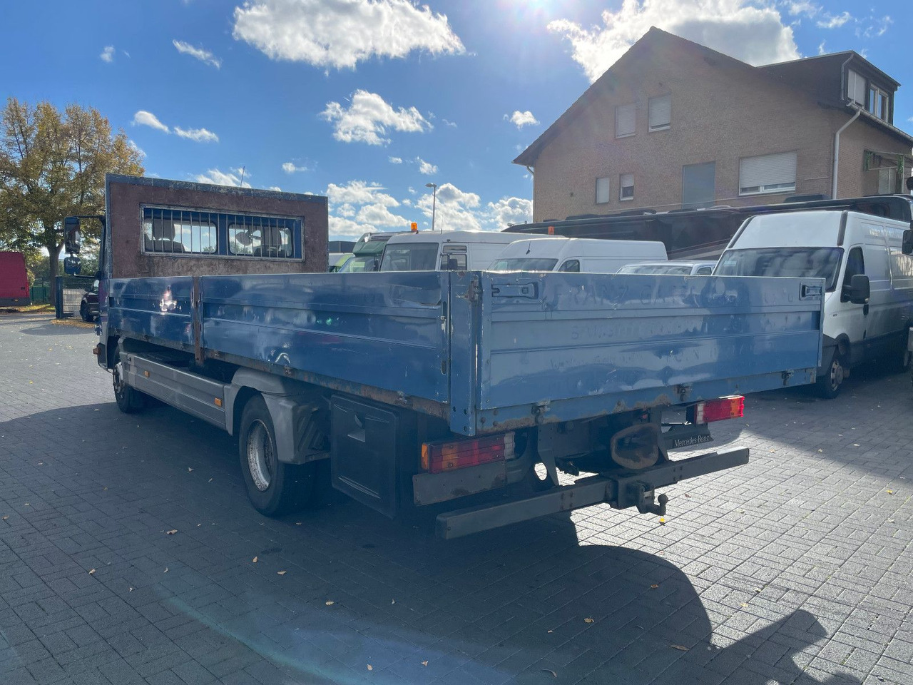 Mercedes-Benz Atego 818 Pritsche Euro 5 - Open body delivery van: picture 2 Mercedes-Benz Atego 818 Pritsche Euro 5 - Open body delivery van: picture 2