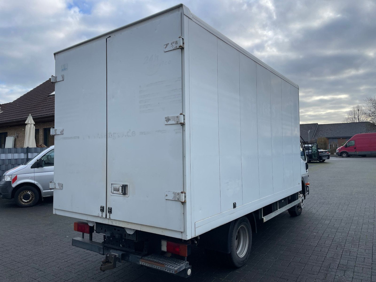 Mitsubishi Canter 3.9D, TE 649 - Closed box van: picture 2 Mitsubishi Canter 3.9D, TE 649 - Closed box van: picture 2