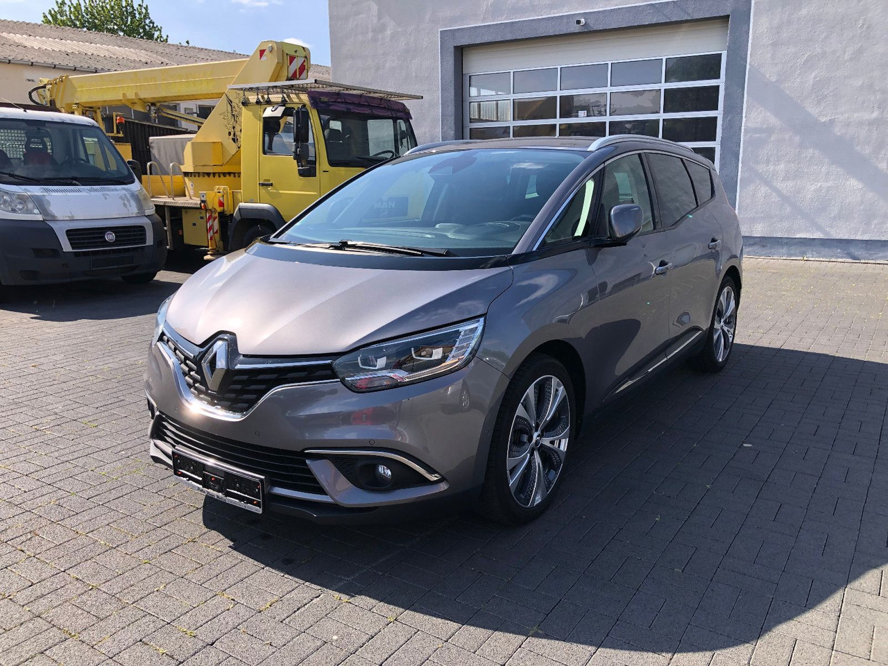 Renault Scenic IV Grand Intens - Sedan: picture 3 Renault Scenic IV Grand Intens - Sedan: picture 3