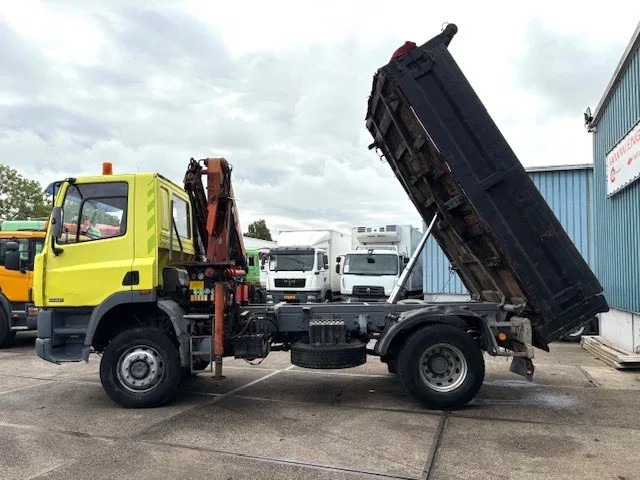 Tipper, Crane truck DAF 65 -180ATI 4x4 FULL STEEL 3-WAY KIPPER AND PALFINGER CRANE (EURO 2 / MANUAL GEARBOX / FULL STEEL SUSPENSION / ETC.): picture 6