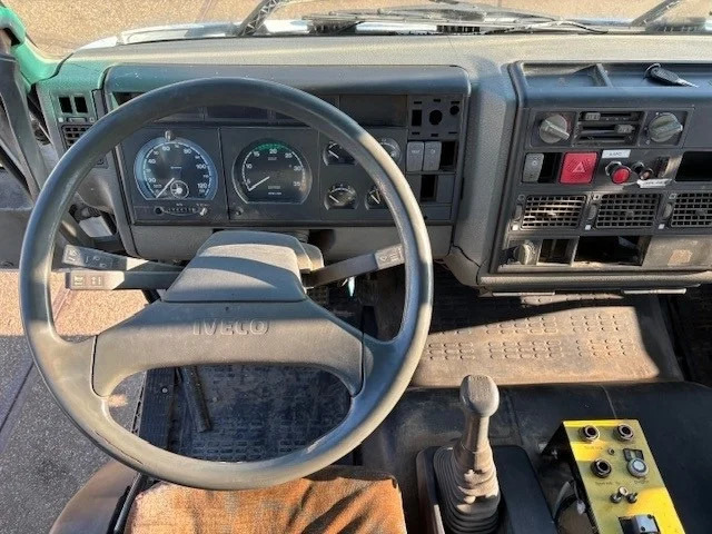 Skip loader truck Iveco Eurocargo 135E23WR 4x4 FULL STEEL PORTAL CONTAINER (EURO 2 / ZF MANUAL GEARBOX / REDUCTION AXLES / FULL STEEL SUSPENSION): picture 14 Skip loader truck Iveco Eurocargo 135E23WR 4x4 FULL STEEL PORTAL CONTAINER (EURO 2 / ZF MANUAL GEARBOX / REDUCTION AXLES / FULL STEEL SUSPENSION): picture 14