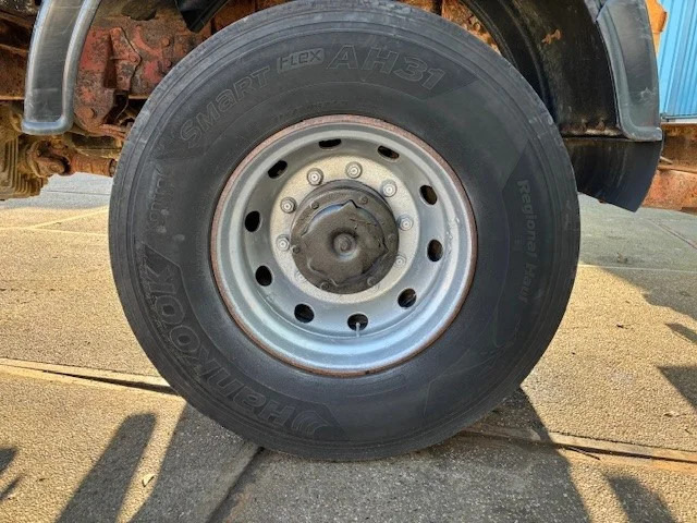 Skip loader truck Iveco Eurocargo 135E23WR 4x4 FULL STEEL PORTAL CONTAINER (EURO 2 / ZF MANUAL GEARBOX / REDUCTION AXLES / FULL STEEL SUSPENSION): picture 7 Skip loader truck Iveco Eurocargo 135E23WR 4x4 FULL STEEL PORTAL CONTAINER (EURO 2 / ZF MANUAL GEARBOX / REDUCTION AXLES / FULL STEEL SUSPENSION): picture 7