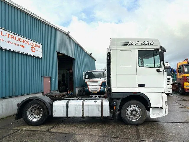 DAF 95.430 XF SPACECAB (EURO 3 / ZF16 MANUAL GEARBOX / ZF-INTARDER / AIRCONDITIONING) - Tractor unit: picture 4 DAF 95.430 XF SPACECAB (EURO 3 / ZF16 MANUAL GEARBOX / ZF-INTARDER / AIRCONDITIONING) - Tractor unit: picture 4