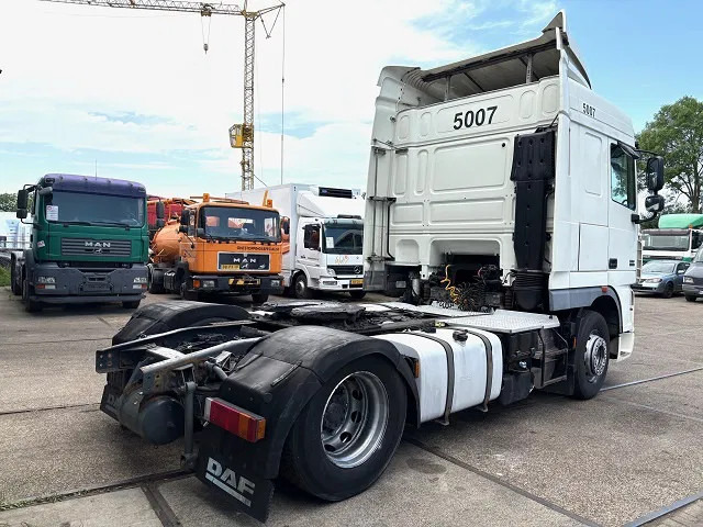 DAF XF 105.460 SPACECAB (ZF16 MANUAL GEARBOX / MX-BRAKE / 870+430 LITER TANK / FRIDGE / AIRCONDITIONING) - Tractor unit: picture 3 DAF XF 105.460 SPACECAB (ZF16 MANUAL GEARBOX / MX-BRAKE / 870+430 LITER TANK / FRIDGE / AIRCONDITIONING) - Tractor unit: picture 3