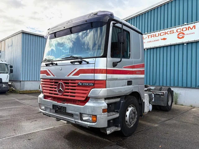 Mercedes-Benz Actros 1843 LS SLEEPERCAB (MP1) (ZF16 MANUAL GEARBOX / REDUCTION AXLE / AIRCONDITIONING / ETC.) - Tractor unit: picture 1 Mercedes-Benz Actros 1843 LS SLEEPERCAB (MP1) (ZF16 MANUAL GEARBOX / REDUCTION AXLE / AIRCONDITIONING / ETC.) - Tractor unit: picture 1