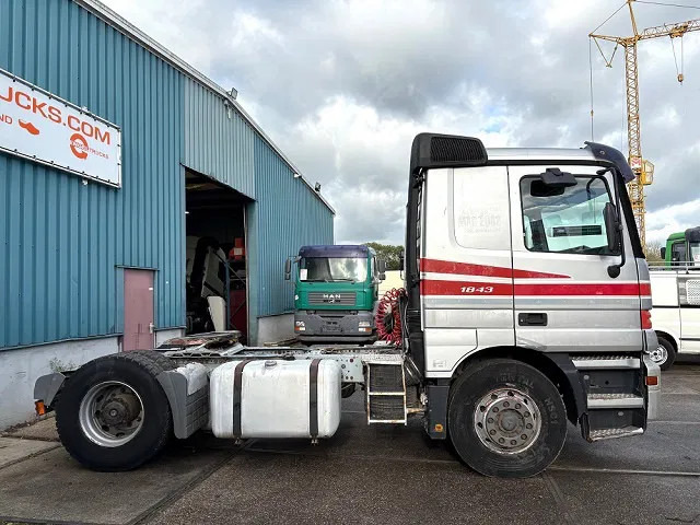 Mercedes-Benz Actros 1843 LS SLEEPERCAB (MP1) (ZF16 MANUAL GEARBOX / REDUCTION AXLES / AIRCONDITIONING / ETC.) - Tractor unit: picture 4 Mercedes-Benz Actros 1843 LS SLEEPERCAB (MP1) (ZF16 MANUAL GEARBOX / REDUCTION AXLES / AIRCONDITIONING / ETC.) - Tractor unit: picture 4