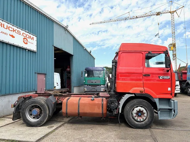 Renault G340 Manager 4x2 TRACTOR (MECHANICAL PUMP & INJECTORS / ZF MANUAL GEARBOX / REDUCTIONS AXLE) - Tractor unit: picture 4 Renault G340 Manager 4x2 TRACTOR (MECHANICAL PUMP & INJECTORS / ZF MANUAL GEARBOX / REDUCTIONS AXLE) - Tractor unit: picture 4