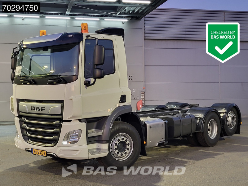 DAF CF 300 6X2 Lift/Steering Axle ACC Euro 6 - Cab chassis truck: picture 1 DAF CF 300 6X2 Lift/Steering Axle ACC Euro 6 - Cab chassis truck: picture 1