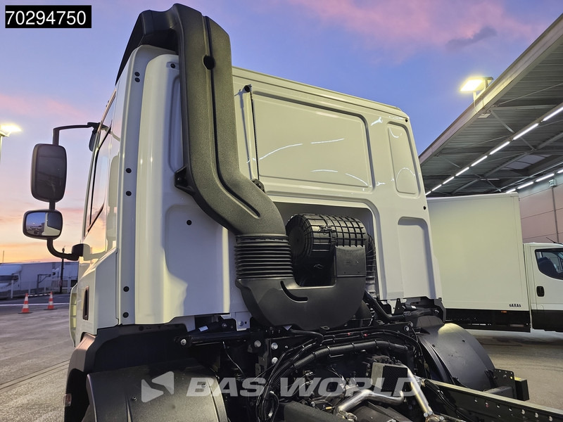 DAF CF 300 6X2 NEW chassis Lift/Steering Axle ACC Retarder Euro 6 - Cab chassis truck: picture 5 DAF CF 300 6X2 NEW chassis Lift/Steering Axle ACC Retarder Euro 6 - Cab chassis truck: picture 5