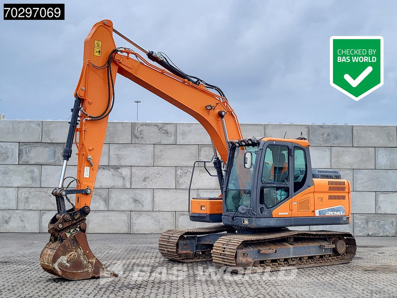Crawler excavator Doosan DX140 LC-5: picture 1