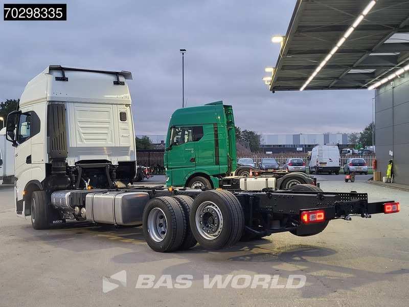 Iveco S-Way 530 6X2 NEW chassis! Retarder Standairco Lift+Steering-Axle Automatic LED ACC Euro 6 - Cab chassis truck: picture 2 Iveco S-Way 530 6X2 NEW chassis! Retarder Standairco Lift+Steering-Axle Automatic LED ACC Euro 6 - Cab chassis truck: picture 2