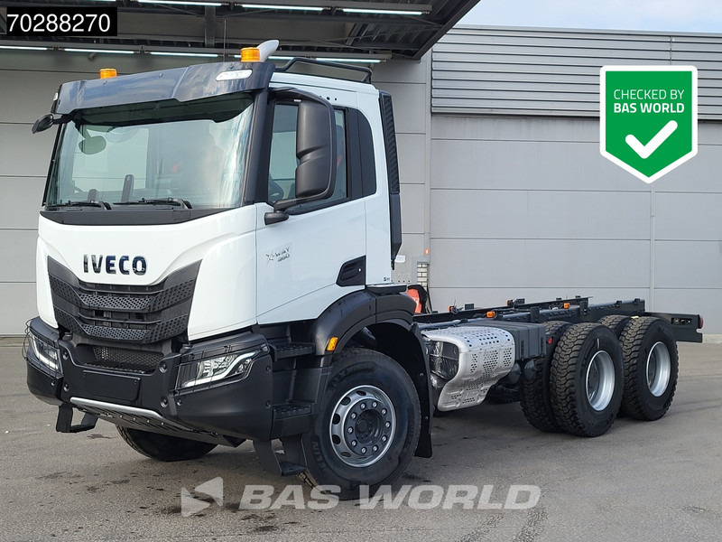 Iveco X-Way 460 6X4 NEW chassis Retarder Big-Axle Full Steel Navi Euro 6 - Cab chassis truck: picture 1 Iveco X-Way 460 6X4 NEW chassis Retarder Big-Axle Full Steel Navi Euro 6 - Cab chassis truck: picture 1