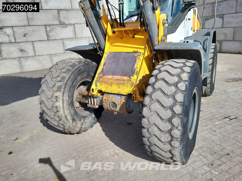 Wheel loader Liebherr L538: picture 17