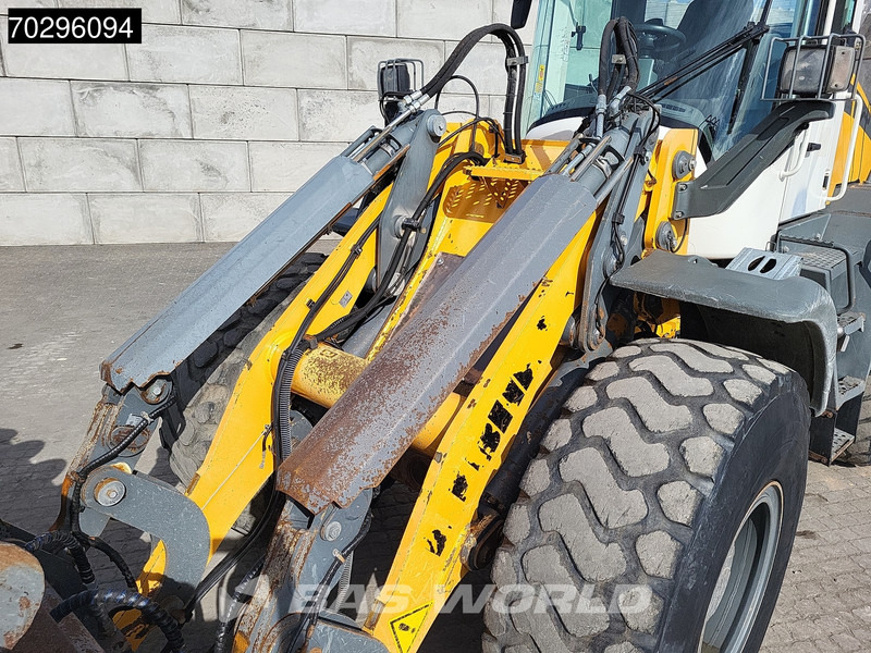 Wheel loader Liebherr L538: picture 16