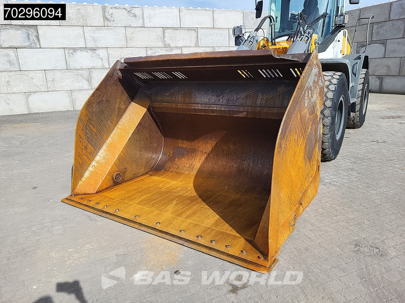 Wheel loader Liebherr L538: picture 18