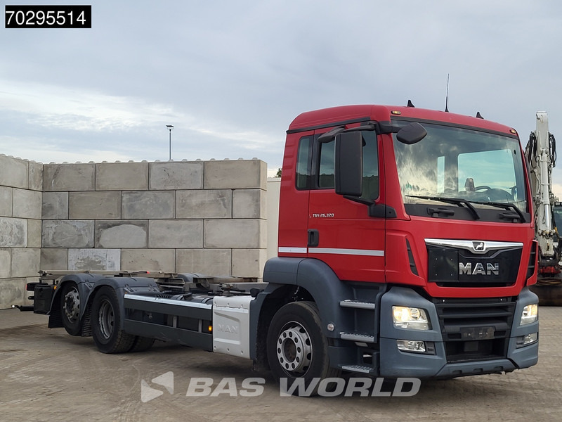 MAN TGS 26.320 TGS 6X2 ADR BDF Lift + Steering Axle Euro 6 - Container transporter/ Swap body truck: picture 3 MAN TGS 26.320 TGS 6X2 ADR BDF Lift + Steering Axle Euro 6 - Container transporter/ Swap body truck: picture 3