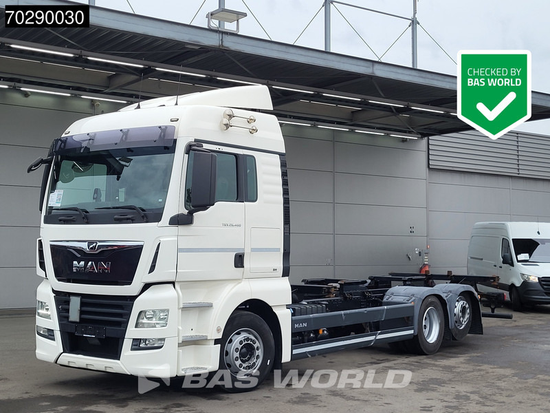 MAN TGX 26.460 6X2 BDF Liftaxle Automatic Retarder ACC Euro 6 - Container transporter/ Swap body truck: picture 1 MAN TGX 26.460 6X2 BDF Liftaxle Automatic Retarder ACC Euro 6 - Container transporter/ Swap body truck: picture 1