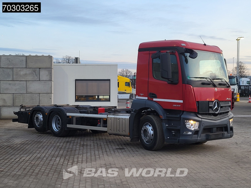 Mercedes-Benz Antos 2533 Antos 6X2 BDF ADR Full Air Suspension Lift+Steering Axle Automatic Euro 6 - Container transporter/ Swap body truck: picture 3 Mercedes-Benz Antos 2533 Antos 6X2 BDF ADR Full Air Suspension Lift+Steering Axle Automatic Euro 6 - Container transporter/ Swap body truck: picture 3