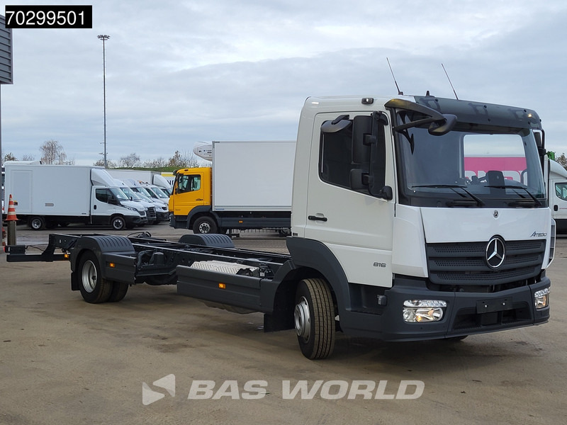 Mercedes-Benz Atego 816 Atego 4X2 LIKE NEW 8tons chassis Automatic PTO Euro 6 - Cab chassis truck: picture 3 Mercedes-Benz Atego 816 Atego 4X2 LIKE NEW 8tons chassis Automatic PTO Euro 6 - Cab chassis truck: picture 3
