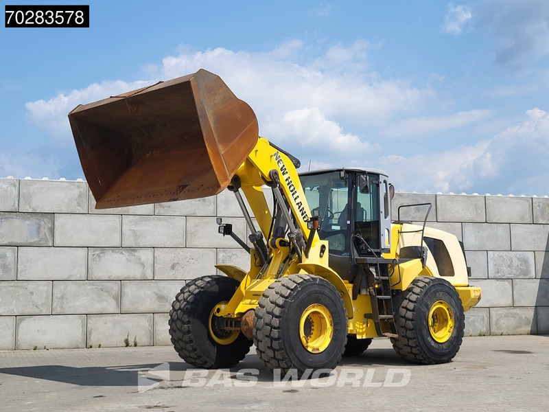 New Holland W270 - Wheel loader: picture 2 New Holland W270 - Wheel loader: picture 2
