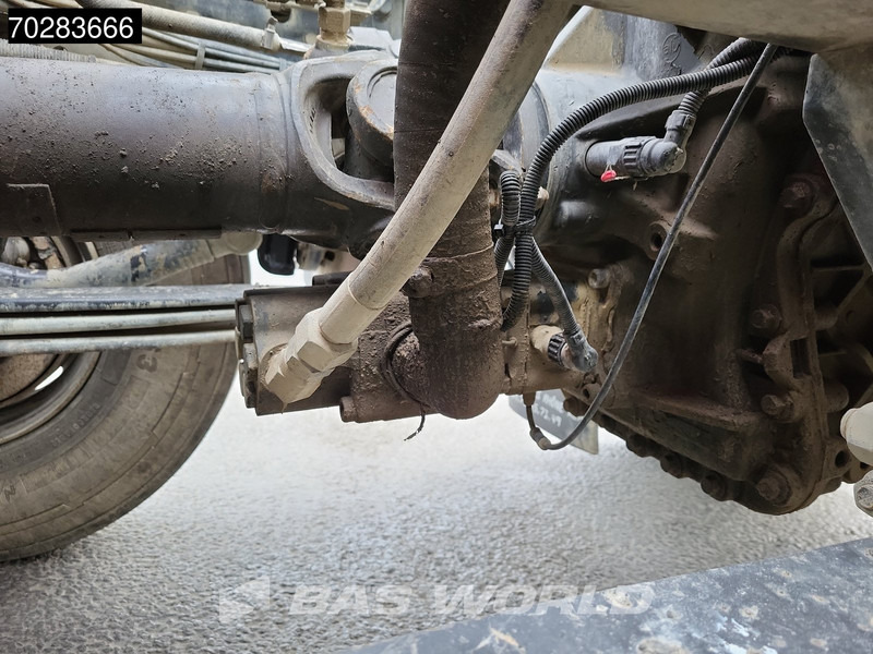 Tipper Renault Kerax 430 8X4 16m3 Forez Bennes tipper Full Steel Big-Axle Automatic Euro 5: picture 10 Tipper Renault Kerax 430 8X4 16m3 Forez Bennes tipper Full Steel Big-Axle Automatic Euro 5: picture 10