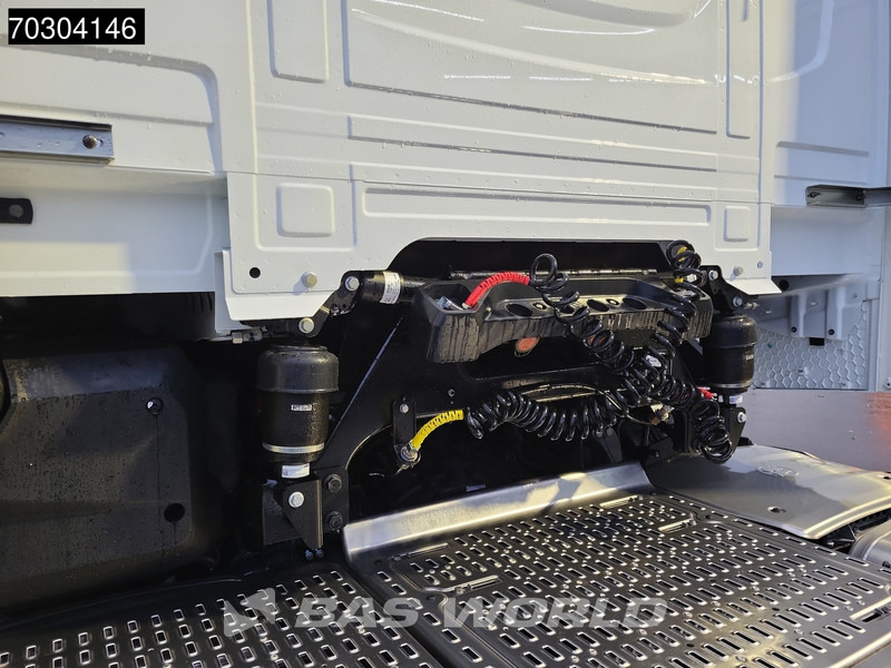 Tractor unit DAF XG 530 6X2 2x Tanks Lift+Lenkachse Standklima Navi ACC LED: picture 13 Tractor unit DAF XG 530 6X2 2x Tanks Lift+Lenkachse Standklima Navi ACC LED: picture 13