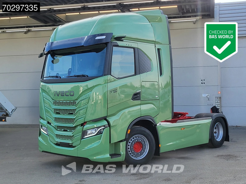 Iveco S-Way 580 4X2 NEW! Electric Steering Standklima Navi ACC LED Euro 6 - Tractor unit: picture 1 Iveco S-Way 580 4X2 NEW! Electric Steering Standklima Navi ACC LED Euro 6 - Tractor unit: picture 1