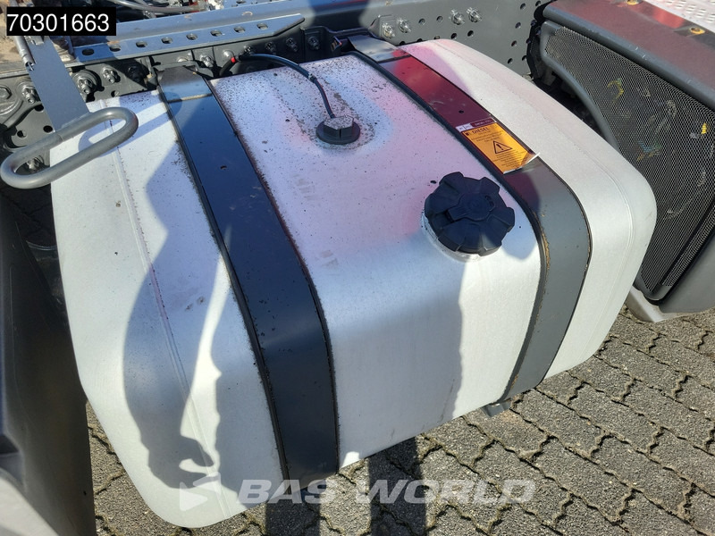 Tractor unit Mercedes-Benz Actros 1942 4X2 NL-Truck Mega StreamSpace: picture 14 Tractor unit Mercedes-Benz Actros 1942 4X2 NL-Truck Mega StreamSpace: picture 14