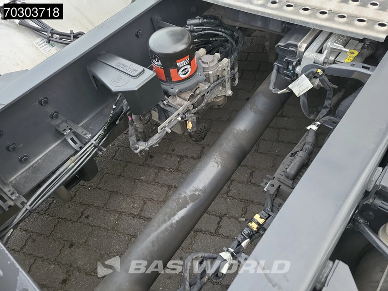 Renault T 520 4X2 HIGH Retarder 2xTanks Standklima LED Euro 6 leasing Renault T 520 4X2 HIGH Retarder 2xTanks Standklima LED Euro 6: picture 14 Renault T 520 4X2 HIGH Retarder 2xTanks Standklima LED Euro 6 leasing Renault T 520 4X2 HIGH Retarder 2xTanks Standklima LED Euro 6: picture 14