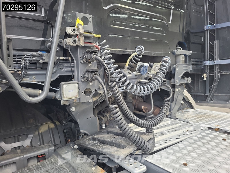 Tractor unit Scania R500 4X2 Retarder 2x Tanks Hydraulik Leder ACC Standklima Euro 6: picture 6