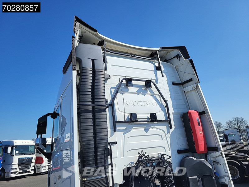 Volvo FH 500 4X2 Mega VEB+ 2x Tanks I-ParkCool Navi Xenon - Tractor unit: picture 5 Volvo FH 500 4X2 Mega VEB+ 2x Tanks I-ParkCool Navi Xenon - Tractor unit: picture 5