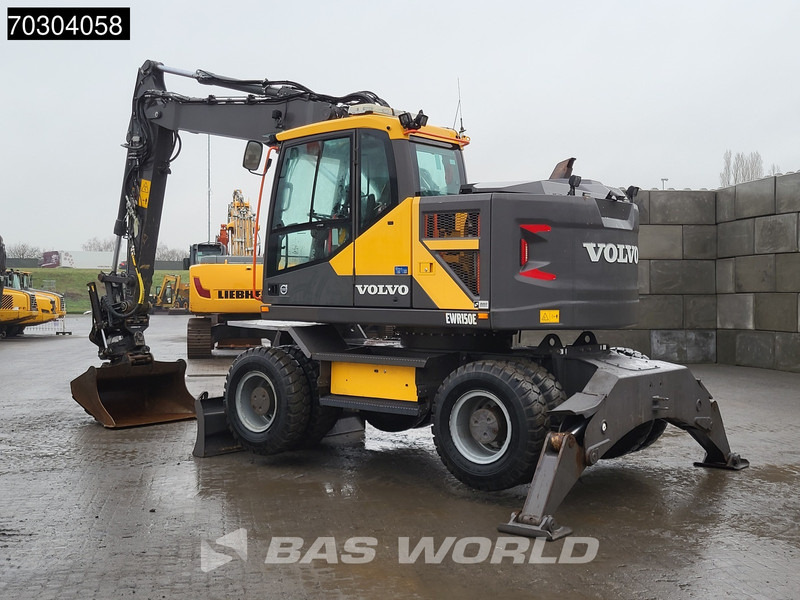 Volvo EWR150 E Outriggers + Blade - Wheel excavator: picture 3 Volvo EWR150 E Outriggers + Blade - Wheel excavator: picture 3