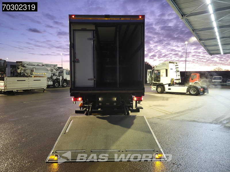 Volvo FM 330 6X2 Frigoblock FK25SL 2000kg Ladebordwand Lift+Steering Axle Euro 6 - Refrigerator truck: picture 5 Volvo FM 330 6X2 Frigoblock FK25SL 2000kg Ladebordwand Lift+Steering Axle Euro 6 - Refrigerator truck: picture 5